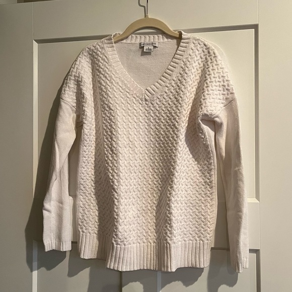 Liz Claiborne Sweaters - Cream sweater with textured front design Liz Claiborne brand size small
